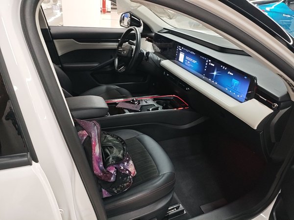 Ford Mondeo 2022, 38900 км, за 16778 USD - фото 23