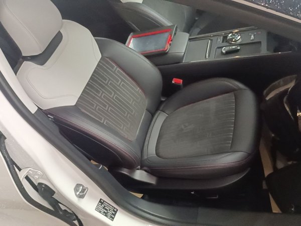 Ford Mondeo 2022, 57200 км, за 16414 USD - фото 23