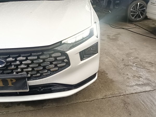 Ford Mondeo 2022, 57200 км, за 16414 USD - фото 9