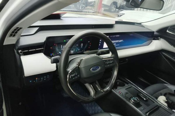Ford Mondeo 2022, 60300 км, за 16739 USD - фото 18