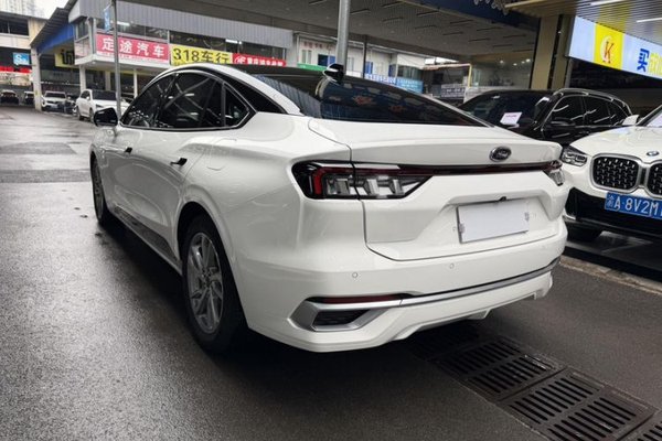 Ford Mondeo 2022, 60300 км, за 16739 USD - фото 13