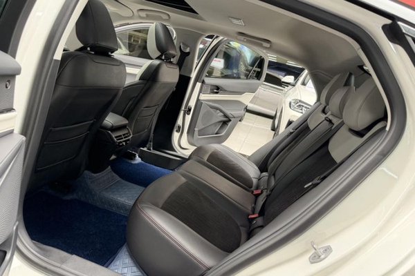 Ford Mondeo 2022, 60300 км, за 16739 USD - фото 30
