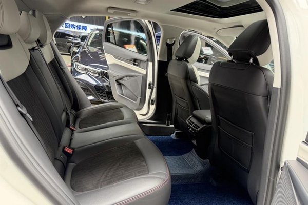 Ford Mondeo 2022, 60300 км, за 16739 USD - фото 32