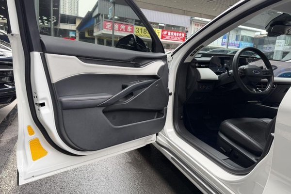 Ford Mondeo 2022, 60300 км, за 16739 USD - фото 37