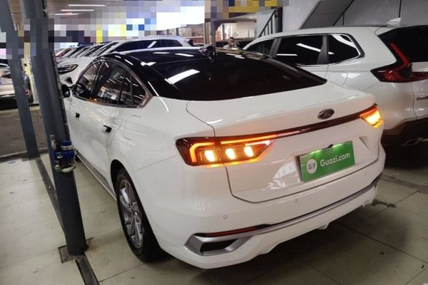 Ford Mondeo 2022, 60300 км, за 16739 USD