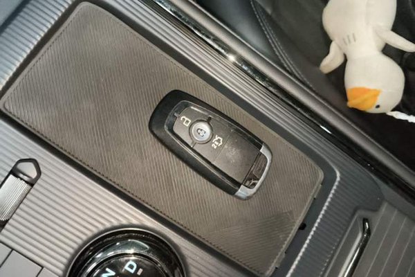 Ford Mondeo 2022, 60300 км, за 16739 USD - фото 17