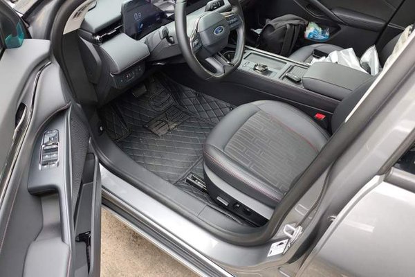 Ford Mondeo 2023, 12700 км, за 14708 USD - фото 16