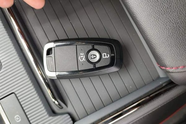 Ford Mondeo 2023, 12700 км, за 14708 USD - фото 20