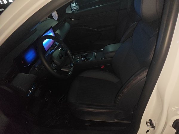 Ford Mondeo 2025, 17600 км, за 17580 USD - фото 17