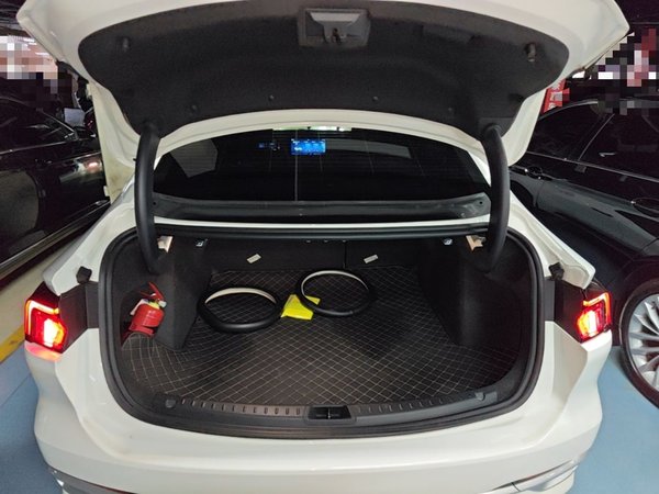 Ford Mondeo 2025, 17600 км, за 17580 USD - фото 21