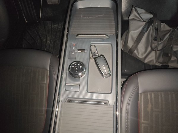 Ford Mondeo 2025, 17600 км, за 17580 USD - фото 16