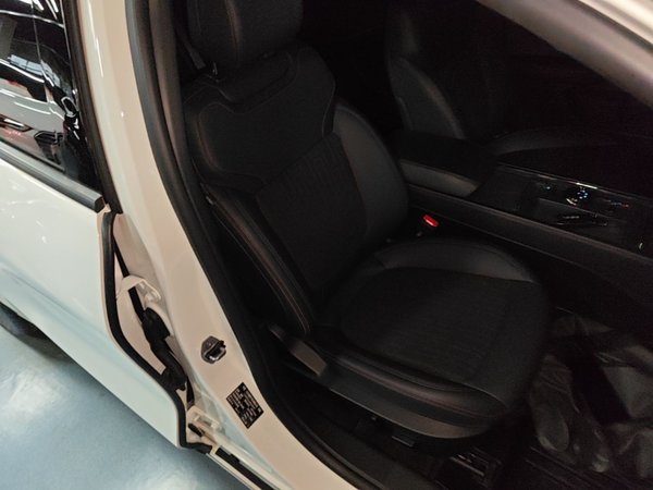 Ford Mondeo 2025, 17600 км, за 17580 USD - фото 22