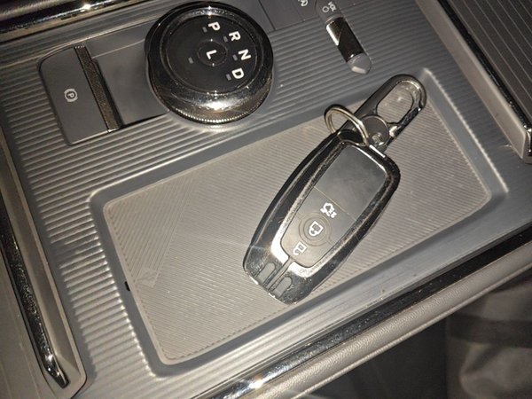 Ford Mondeo 2025, 17600 км, за 17580 USD - фото 23