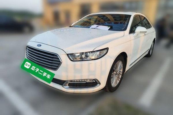 Ford Taurus · 2015 год