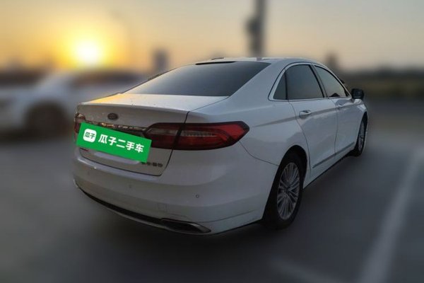 Ford Taurus 2015, 85800 км, за 7832 USD