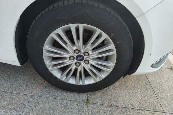 Ford Taurus 2015, 85800 км, за 7832 USD - фото 8