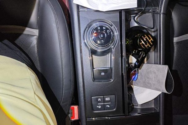 Ford Taurus 2017, 94400 км, за 10163 USD - фото 11