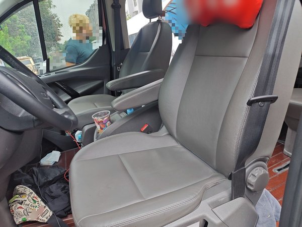 Ford Tourneo Custom 2020, 57000 км, за 16076 USD - фото 16