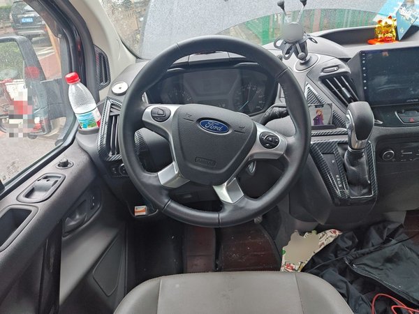 Ford Tourneo Custom 2020, 57000 км, за 16076 USD - фото 11