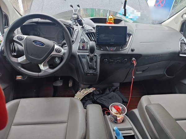 Ford Tourneo Custom 2020, 57000 км, за 16076 USD - фото 10