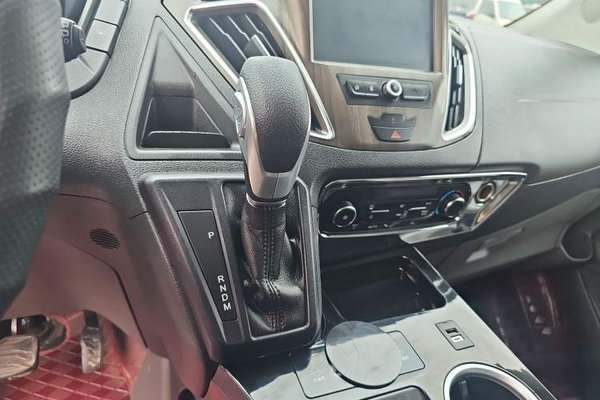 Ford Tourneo Custom 2020, 56800 км, за 17661 USD - фото 9