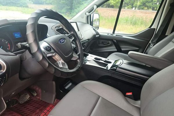 Ford Tourneo Custom 2020, 56800 км, за 17661 USD - фото 10