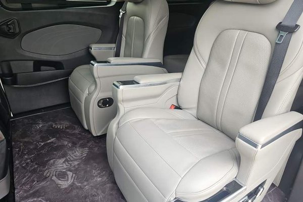 Ford Tourneo Custom 2020, 56800 км, за 17661 USD - фото 11