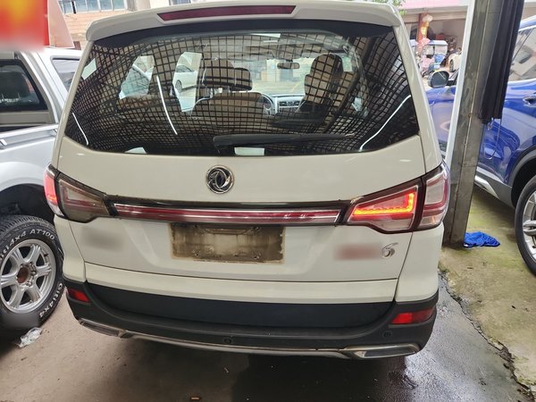 Forthing SX6 2016, 92100 км, за 3851 USD