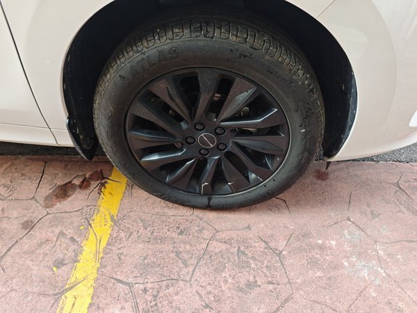 Forthing T5 2021, 10200 км, за 8281 USD - фото 8