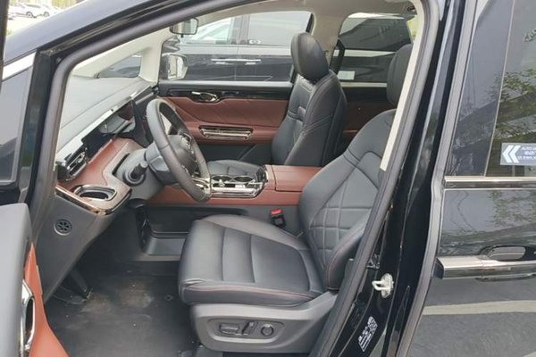 GAC Trumpchi E8 New Energy 2024, 10200 км, за 27461 USD - фото 17