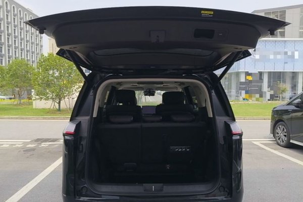 GAC Trumpchi E8 New Energy 2024, 10200 км, за 27461 USD - фото 22