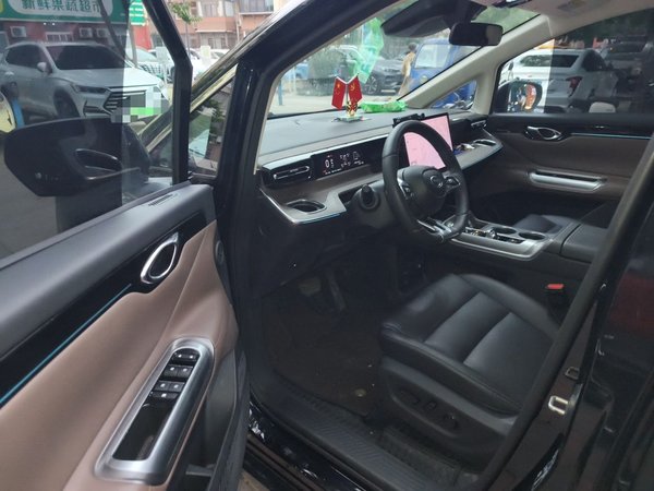 GAC Trumpchi E8 New Energy 2024, 35400 км, за 22537 USD - фото 17