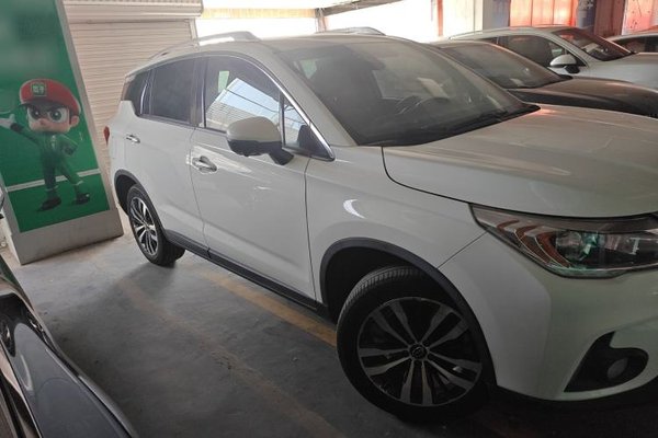 GAC Trumpchi GS4 2017, 50400 км, за 6913 USD