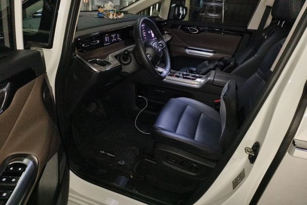 GAC Trumpchi Trumpchi E8 2024, 13500 км, за 20658 USD