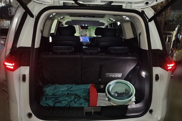 GAC Trumpchi Trumpchi E8 2024, 13500 км, за 20658 USD - фото 6