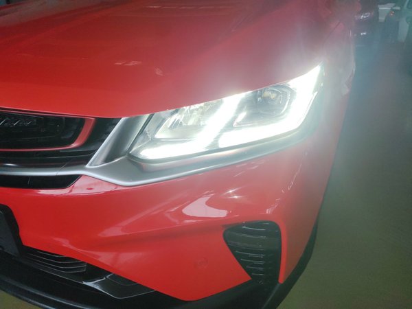 Geely Coolray 2019, 104500 км, за 7130 USD - фото 9