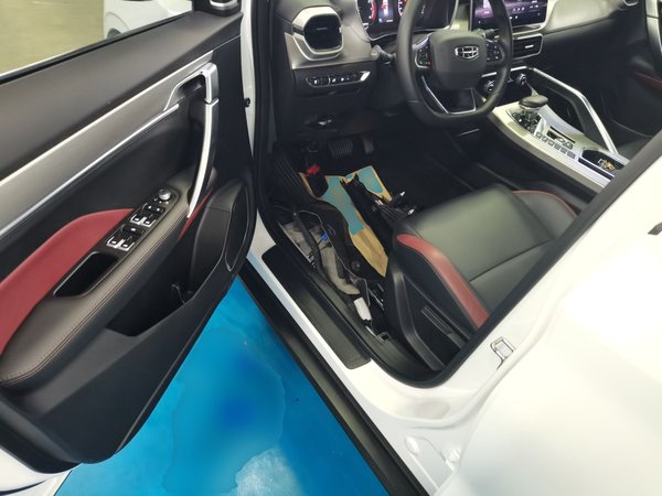 Geely Coolray 2021, 27100 км, за 9511 USD - фото 15