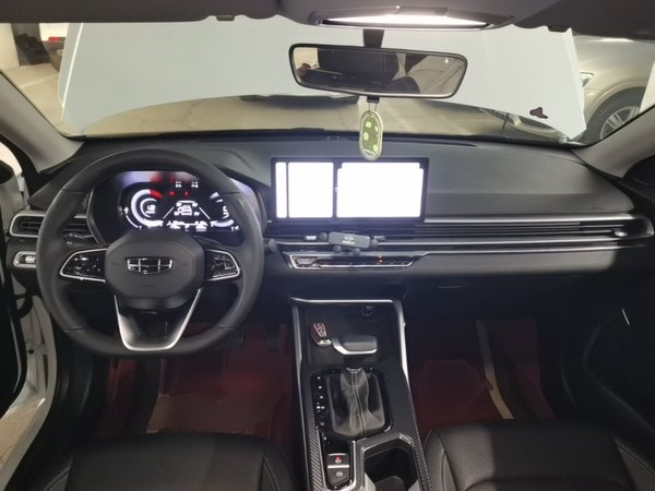 Geely Auto Emgrand 2023, 35500 км, за 8294 USD - фото 13