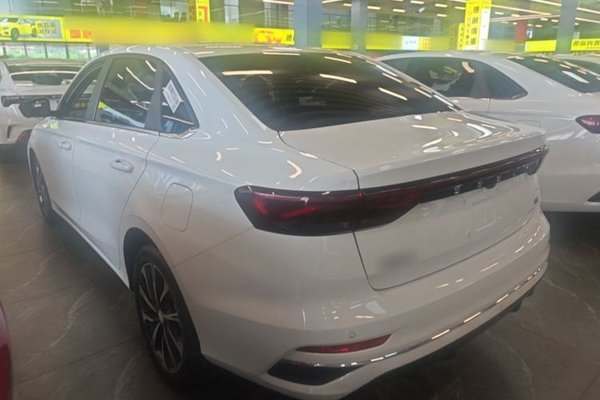 Geely Auto Emgrand 2025, 2700 км, за 10335 USD