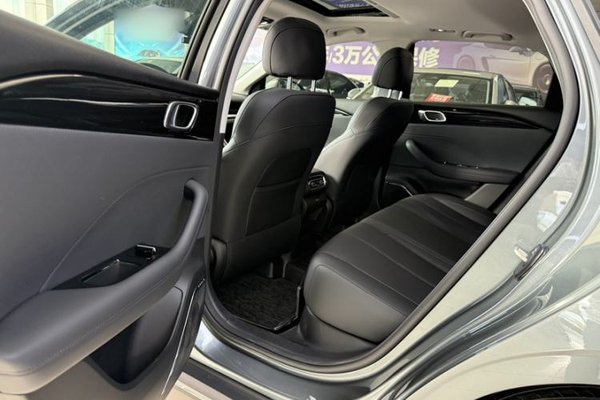 Geely Auto Emgrand 2026, 3000 км, за 11356 USD - фото 33