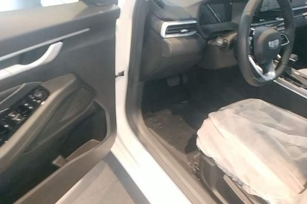 Geely Auto Emgrand 2026, 100 км, за 10958 USD - фото 24