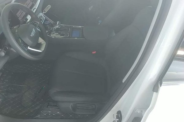 Geely Auto Emgrand 2026, 2600 км, за 11017 USD - фото 18