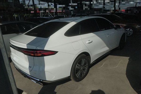 Geely Auto Emgrand 2026, 2600 км, за 11017 USD - фото 6