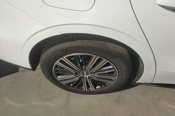 Geely Auto Emgrand 2026, 2600 км, за 11017 USD - фото 10