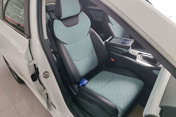 Geely Auto Emgrand L 2022, 79100 км, за 7939 USD - фото 19