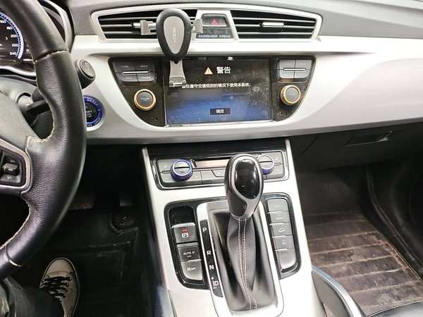 Geely Emgrand X7 Sport 2016, 105200 км, за 5489 USD