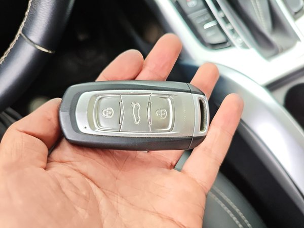 Geely Emgrand X7 Sport 2016, 105200 км, за 5489 USD - фото 11