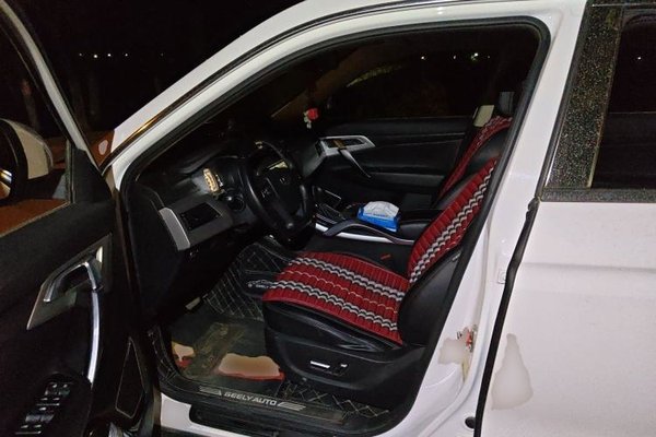 Geely Auto Emgrand X7 Sport 2016, 80100 км, за 4580 USD
