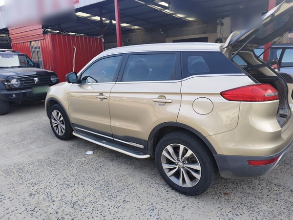 Geely Emgrand X7 Sport 2016, 115000 км, за 6161 USD