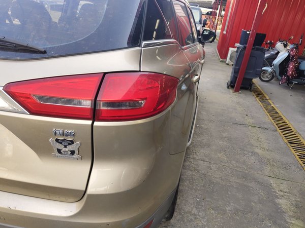 Geely Emgrand X7 Sport 2016, 115000 км, за 6161 USD - фото 7